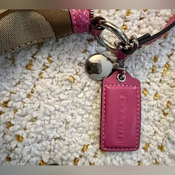 *barely used* Vintage hot pink & tan COACH medium to large sized shoulder purse - Picture 8 of 8